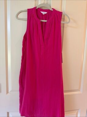 Time and Tru Sleeveless Split-V Tunic in Bright Pink